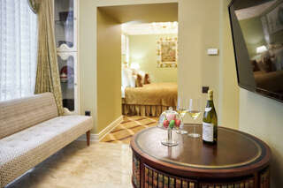 Гостиница Дворец Трезини Санкт-Петербург Люкс Делюкс с видом во внутренний двор-8